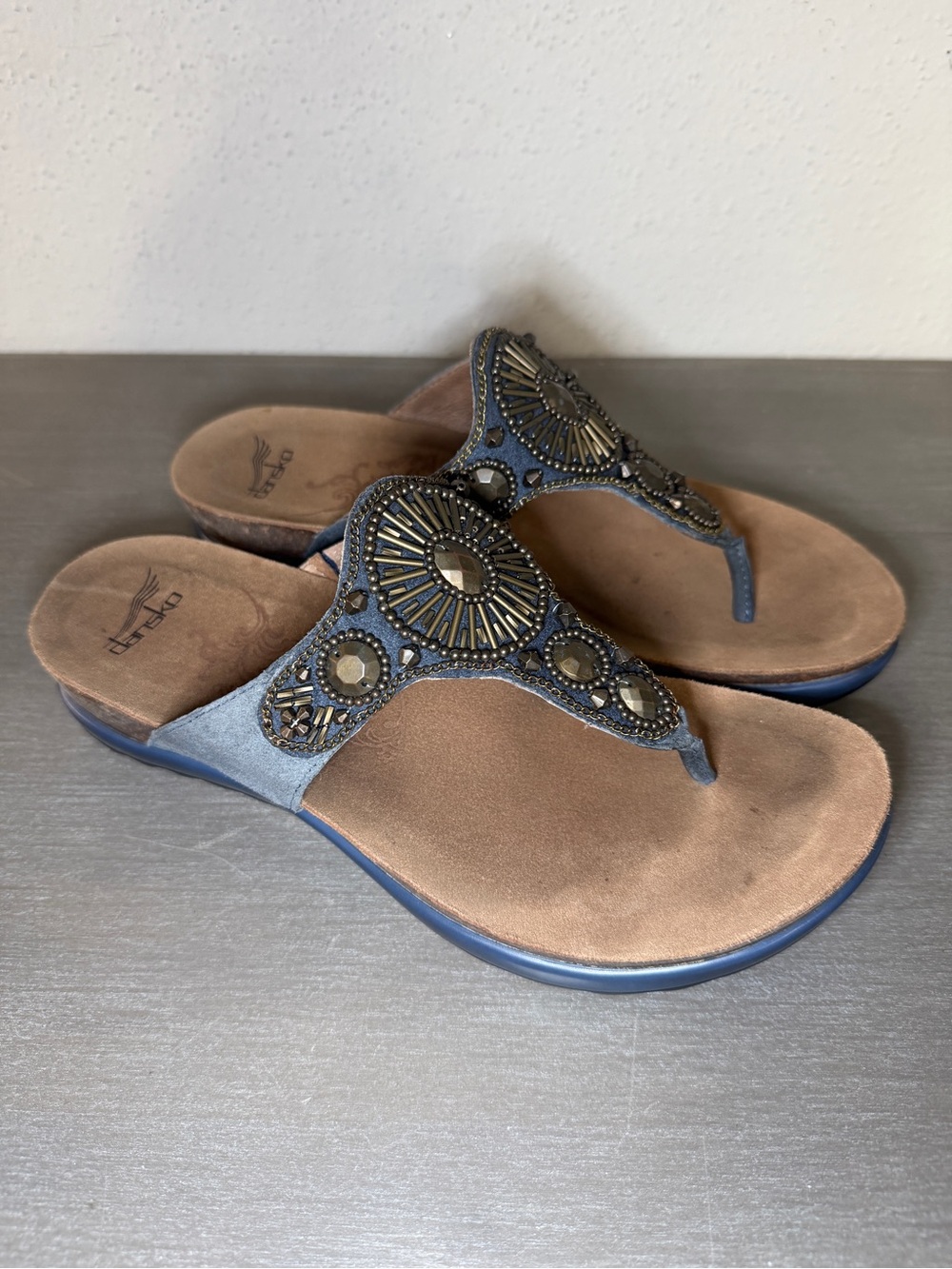 Dansko Pamela Blue Nubuck Metal Beaded Thong Comfort Boho Sandals EU 38 US 7.5-8